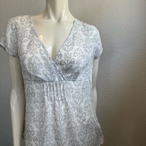 G.H. Bass & Co. White Gray Cap Sleeve Wrap Blouse